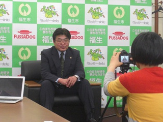 写真:OverTheDogs応援メッセージ撮影
