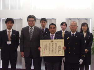 写真:東京消防庁消防総監から感謝状贈呈