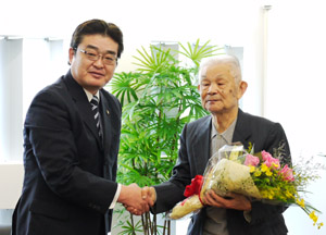 写真：世界アマチュア囲碁選手権日本代表市長訪問