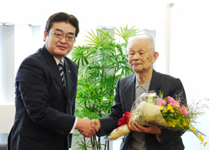 写真:世界アマチュア囲碁選手権日本代表市長訪問