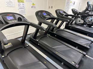 写真:トレッドミル(ランニングマシン)