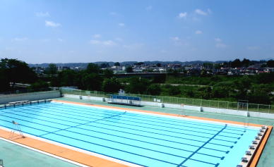 写真:市営プール(50メートルプール)