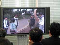 写真:試写の様子
