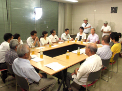 写真:実行委員会に子どもたちがお邪魔するシーン