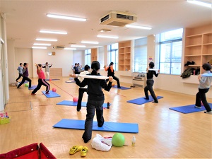 写真:健康ストレッチの様子1