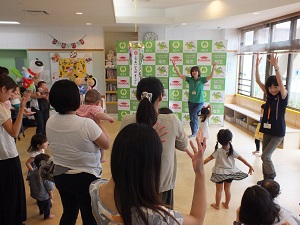 写真: 「ふれあいひろば」開所式