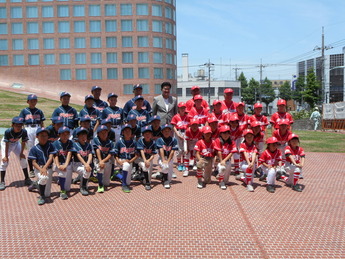 写真：福生市少年軟式野球連盟オール福生（男子・女子）合同発足式