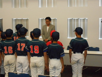写真:福生市少年軟式野球連盟オール福生(男子・女子)合同発足式