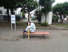 写真:腹筋ベンチ