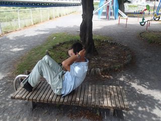 写真:腹筋ベンチ