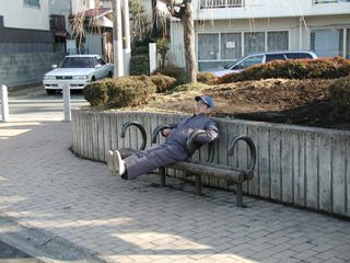 写真:脚上げベンチ
