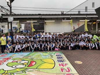 写真:社会を明るくする運動駅頭活動(牛浜駅)