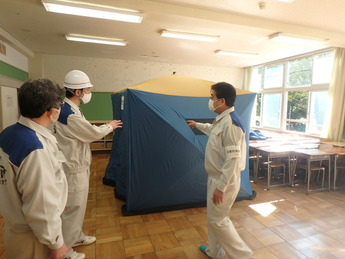 写真:体調不良者用滞在スペース(避難所)
