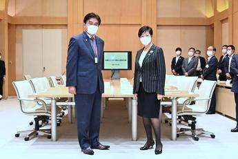 写真:東京都知事との意見交換