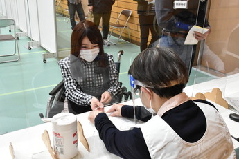 写真:受付の様子