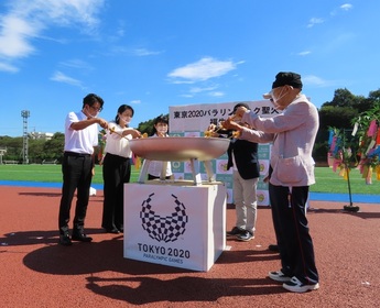 写真:東京2020パラリンピック聖火リレー採火式