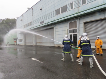写真:連結送水訓練