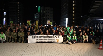 写真:福生駅西口及び東口周辺における合同パトロール