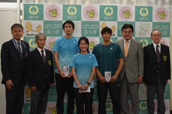 写真:福生市バドミントン連盟所属選手全国大会出場報告