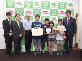 写真:福生第五小学校環境省自然環境局長賞受賞報告