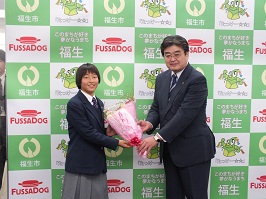 写真：サッカーU-16日本女子代表アメリカ遠征メンバー選出報告（応接室）