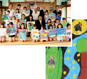写真:ほたる祭絵画展表彰式・「市長賞・最優秀賞」作品