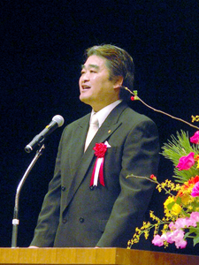 写真:成人式式典での市長
