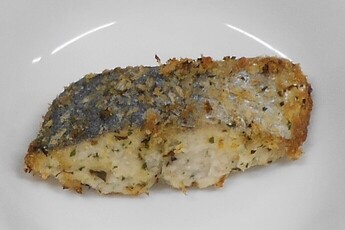 写真:鰆の香草パン粉焼き
