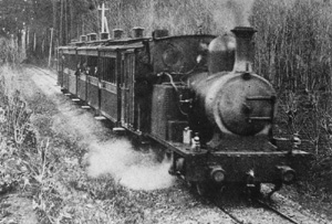 写真:青梅鉄道の2号機関車 熊川 (現・福生一中付近)明治36年