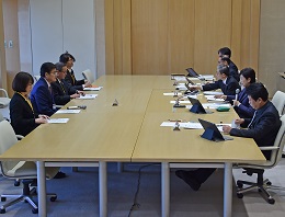 写真：東京都知事と市町村長との意見交換会