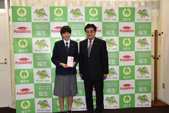 写真：福生第二中学校女子バスケットボール部選手東京都代表選出報告