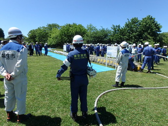 写真:福生市・福生消防署合同水防訓練
