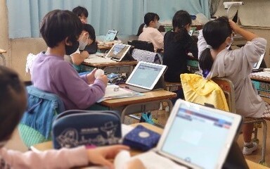 iPadを活用した授業のようす