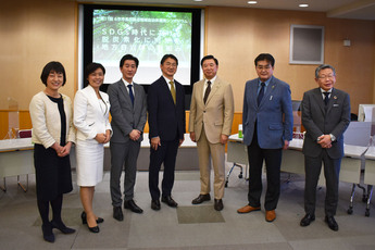 写真:6市市長が語る地域自治体連携シンポジウム