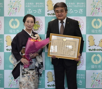 写真：市内在住日本舞踊家防衛大臣感謝状受賞報告