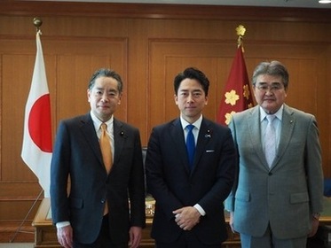 写真：防衛大臣訪問