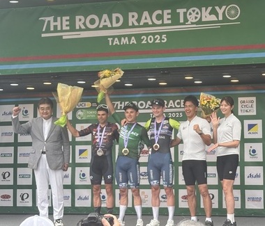 写真：THE ROAD RACE TOKYO TAMA 2025エリート男子部門表彰式