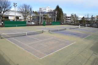写真：武蔵野台テニスコート人工芝